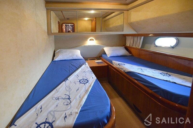 Ferretti 68 - Yacht Charter Sailica