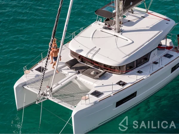 Lagoon 40 - Yacht Charter Sailica