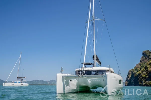 Lagoon 40 - Yacht Charter Sailica