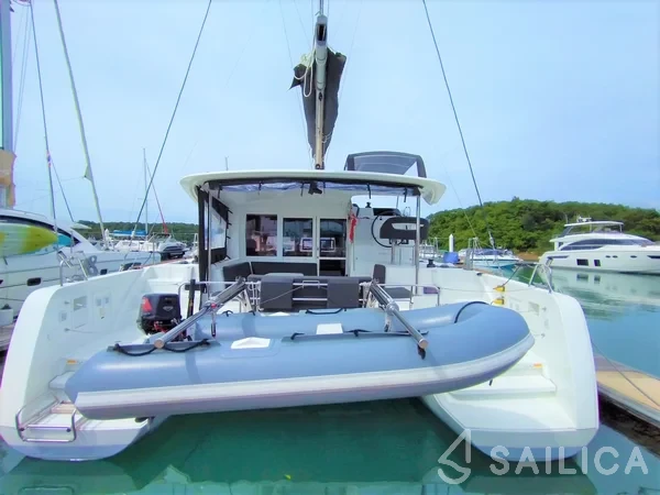 Lagoon 40 - Yacht Charter Sailica