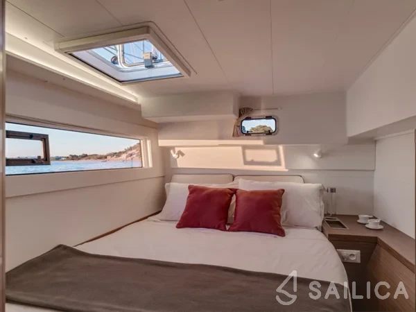 Lagoon 40 - Yacht Charter Sailica