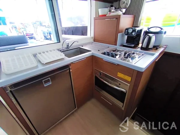 Lagoon 40 - Yacht Charter Sailica