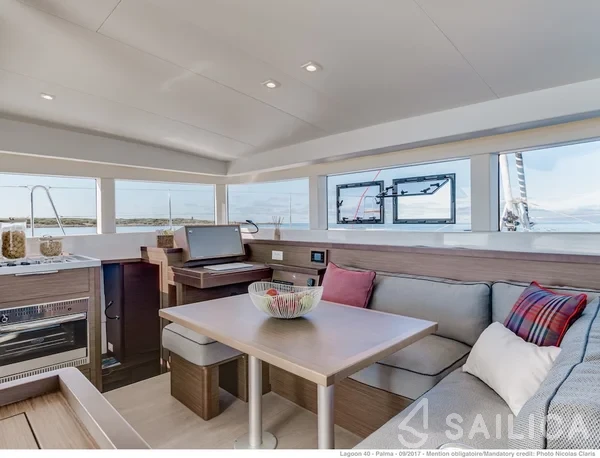 Lagoon 40 - Yacht Charter Sailica