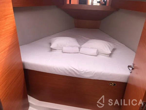 Dufour 360 GL - Yacht Charter Sailica