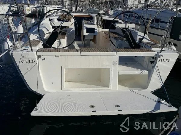 Dufour 360 GL - Yacht Charter Sailica