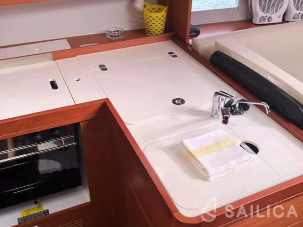 Dufour 360 GL - Yacht Charter Sailica