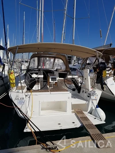 Dufour 360 GL - Yacht Charter Sailica