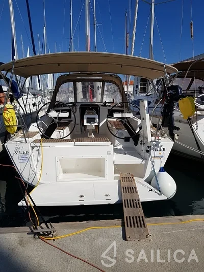 Dufour 360 GL - Yacht Charter Sailica
