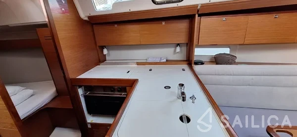 Dufour 360 GL - Yacht Charter Sailica
