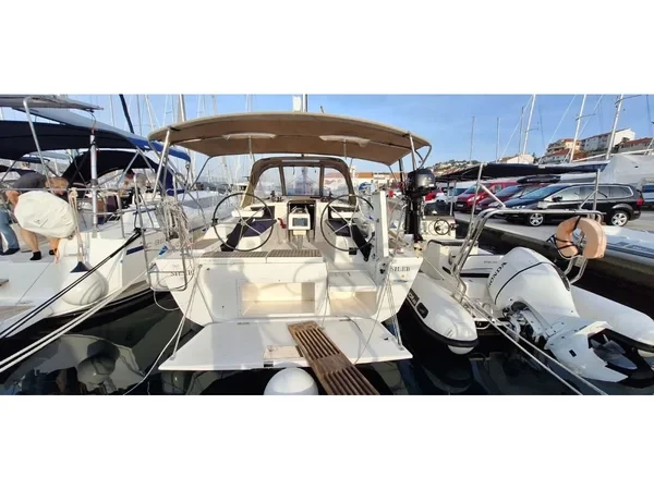 Dufour 360 GL - Yacht Charter Sailica