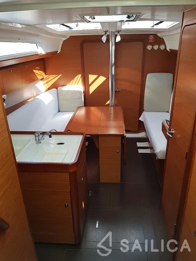 Dufour 360 GL - Yacht Charter Sailica