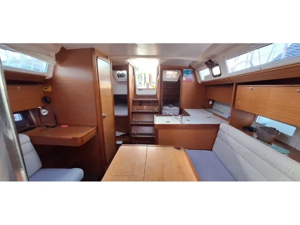 Dufour 360 GL - Yacht Charter Sailica