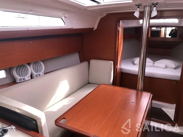 Dufour 360 GL - Yacht Charter Sailica