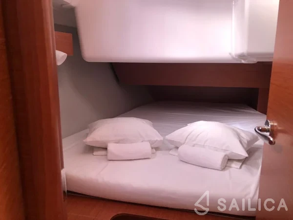 Dufour 360 GL - Yacht Charter Sailica