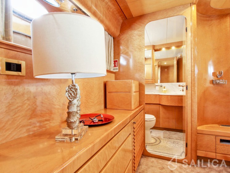 Rizzardi 80 Technema - Yacht Charter Sailica