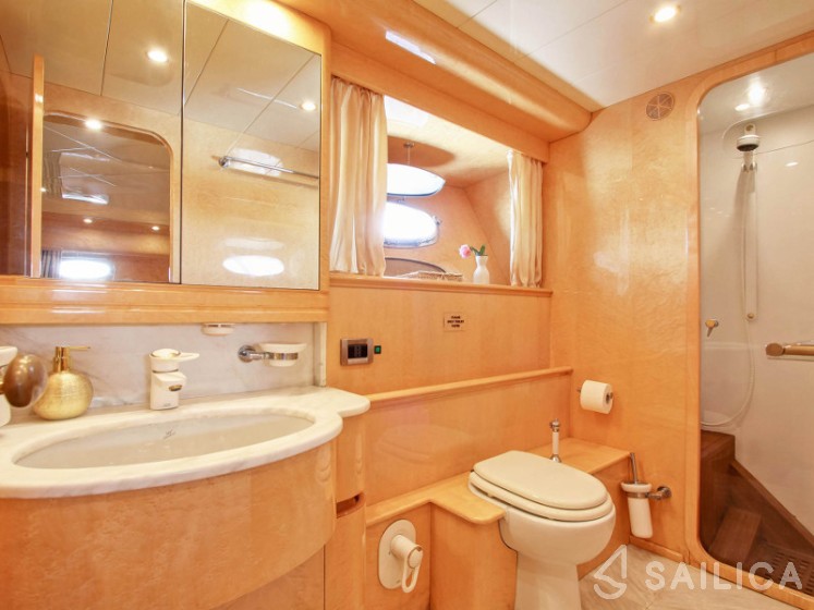Rizzardi 80 Technema - Yacht Charter Sailica