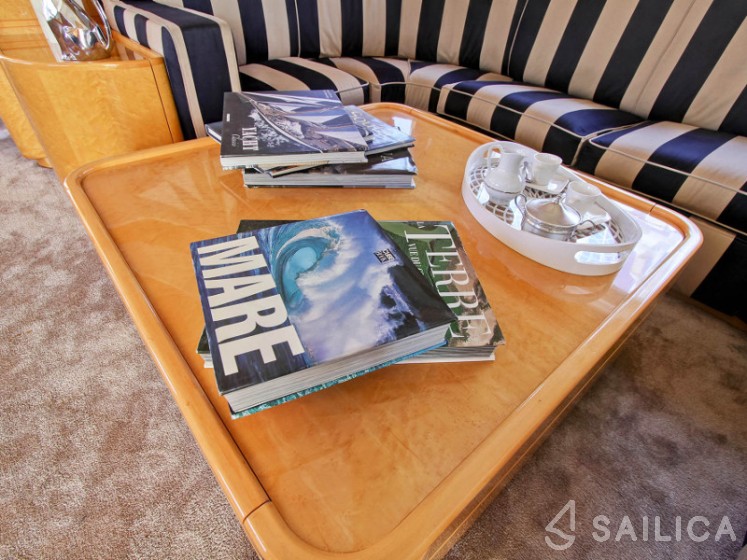 Rizzardi 80 Technema - Yacht Charter Sailica