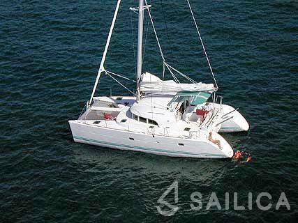 Lagoon 380 - Yacht Charter Sailica