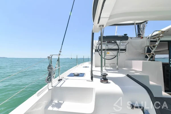 Lagoon 42 - Yacht Charter Sailica