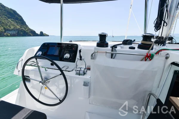Lagoon 42 - Yacht Charter Sailica