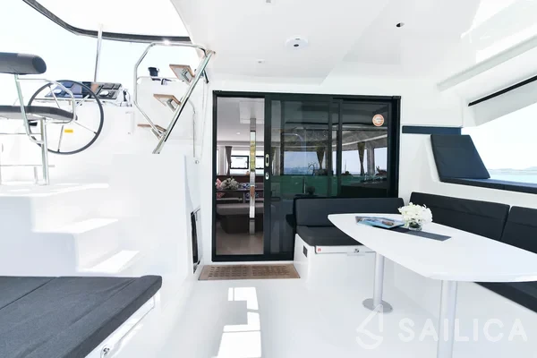 Lagoon 42 - Yacht Charter Sailica