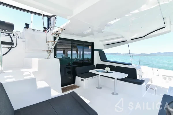Lagoon 42 - Yacht Charter Sailica