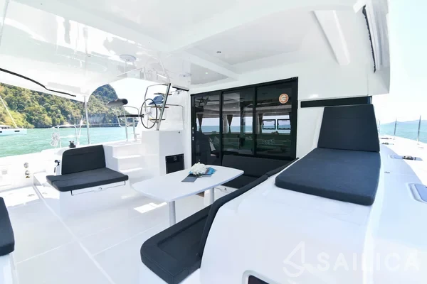 Lagoon 42 - Yacht Charter Sailica