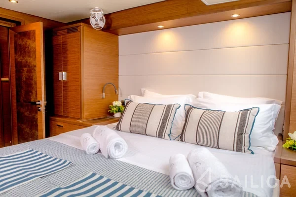 Lagoon 620 - Yacht Charter Sailica