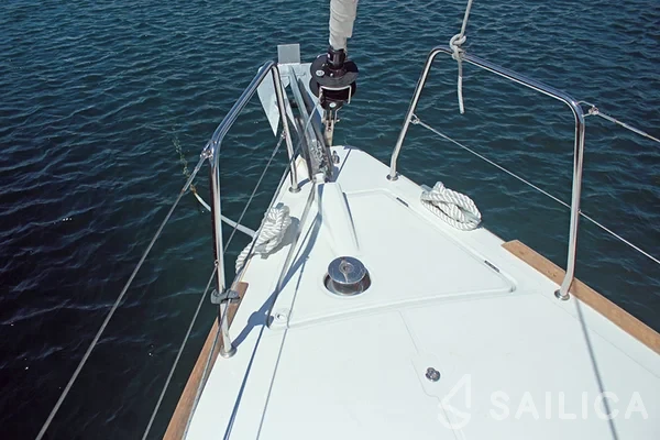 Oceanis 38.1 - Yacht Charter Sailica
