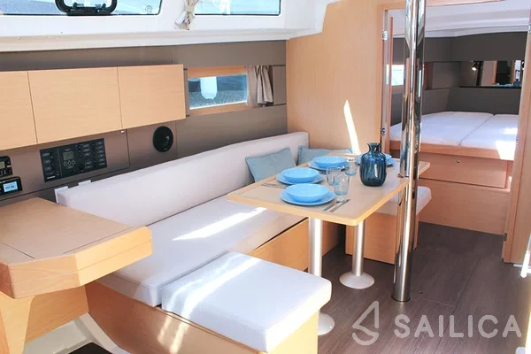 Oceanis 38.1 - Yacht Charter Sailica