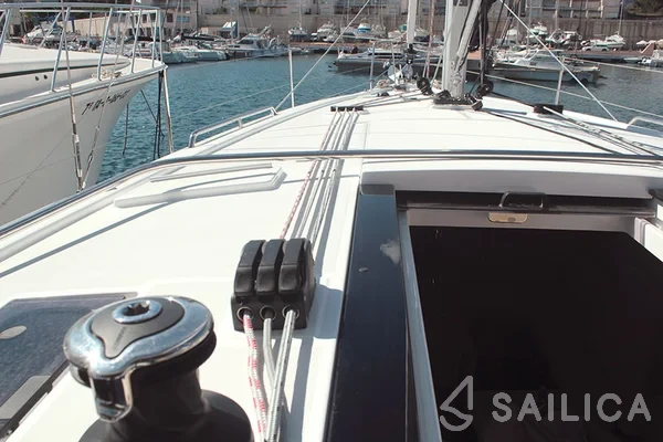 Oceanis 41.1 - Yacht Charter Sailica
