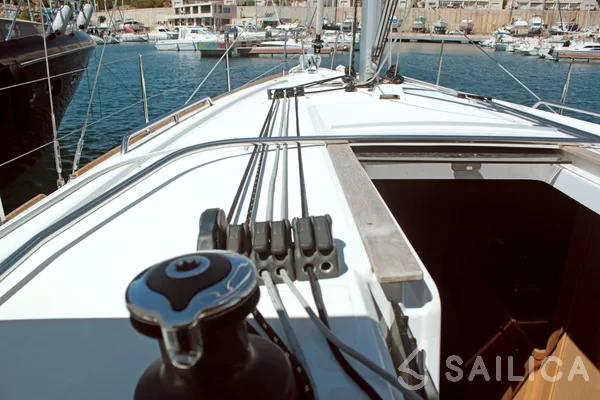 Oceanis 38.1 - Yacht Charter Sailica