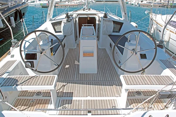 Oceanis 38.1 - Yacht Charter Sailica