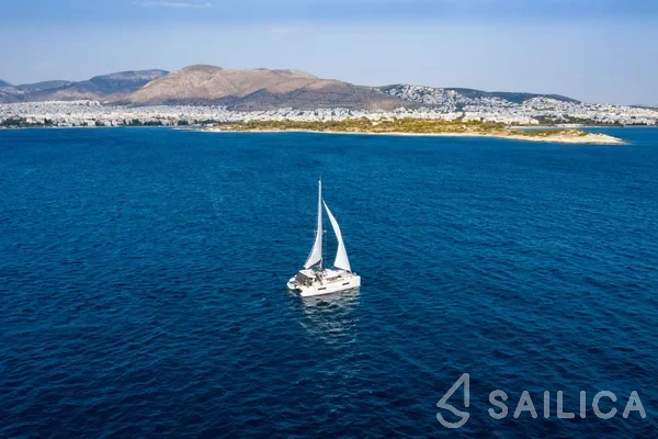 Lagoon 40 - Yacht Charter Sailica