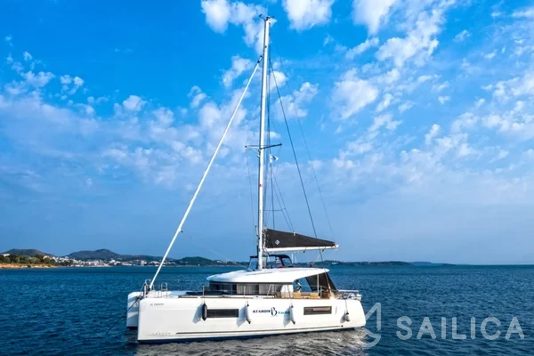 Lagoon 40 - Yacht Charter Sailica
