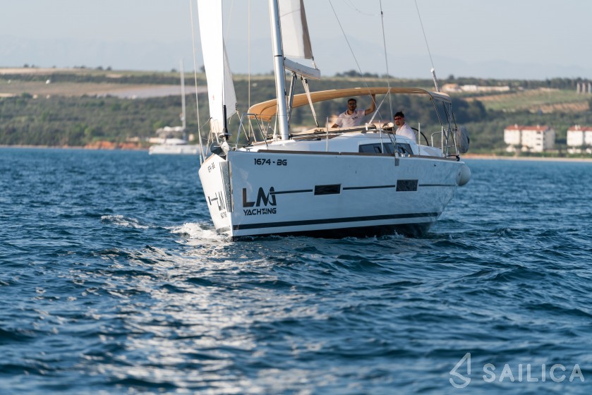 Dufour 382 Grand Large - Yacht Charter Sailica