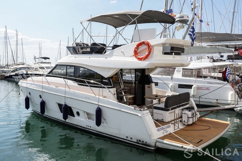 Bavaria Virtess 420 Fly - Yacht Charter Sailica