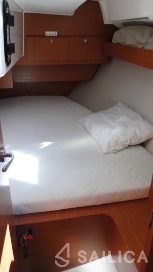 Dufour 360 GL - 3 cab. - Yacht Charter Sailica