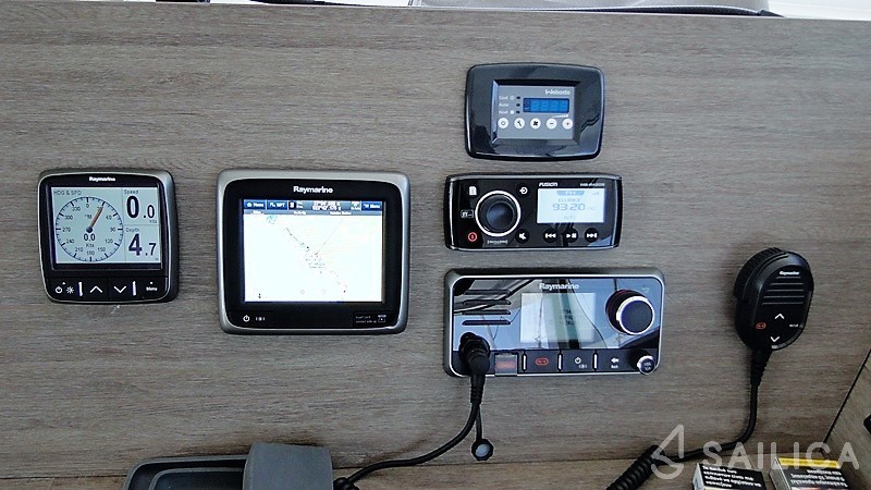 Bali 4.5 - 4 + 2 cab. - Yacht Charter Sailica