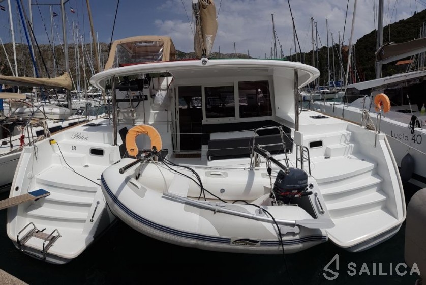 Lagoon 400 S2 - 4 + 2 cab. - Yacht Charter Sailica