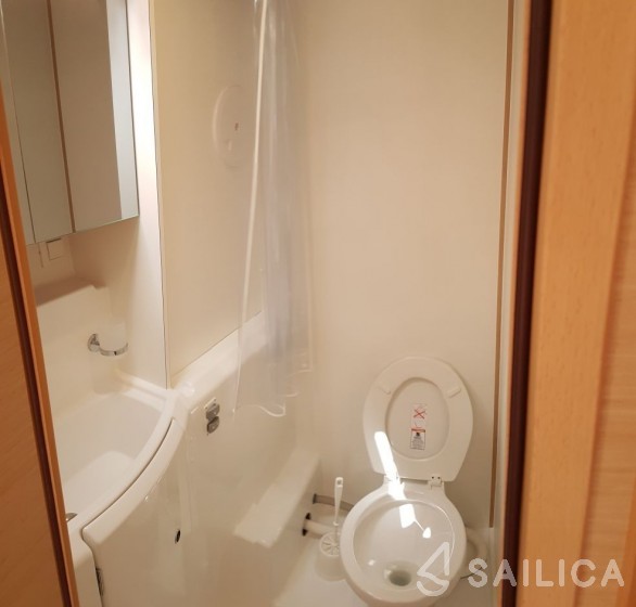 Lagoon 400 S2 - 4 + 2 cab. - Yacht Charter Sailica