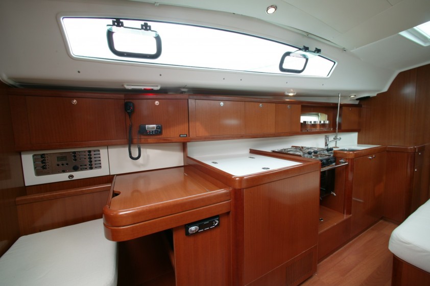 Oceanis 40 - Yacht Charter Sailica