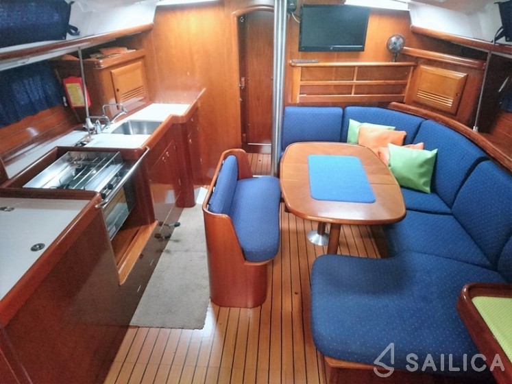 Oceanis Clipper 423 - 4 cab. - Yacht Charter Sailica