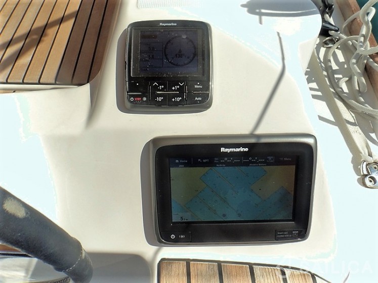 Dufour 382 GL - Yacht Charter Sailica