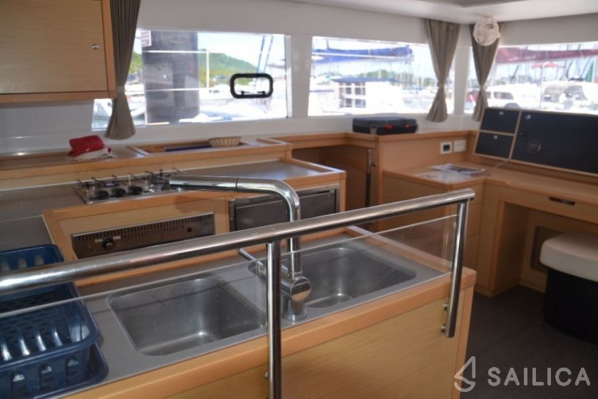 Lagoon 450 - 4 + 2 cab. - Yacht Charter Sailica
