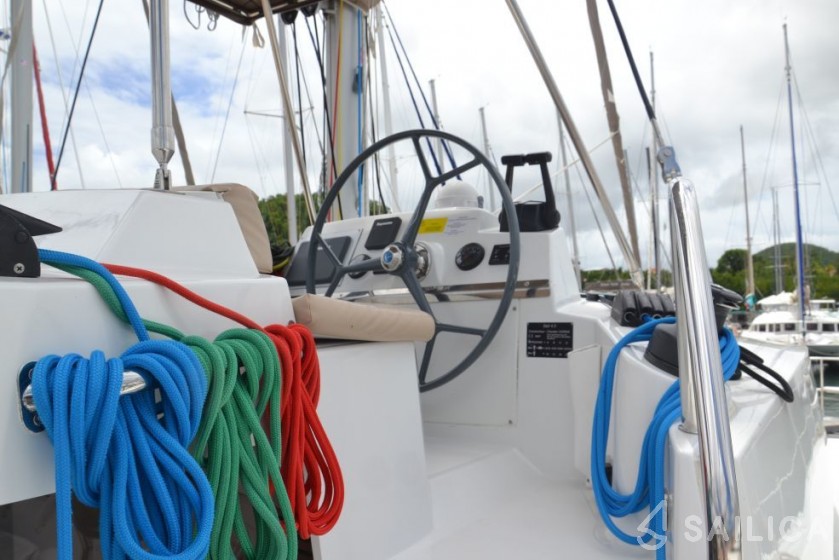 Bali 4.0 - 4 + 2 cab. - Yacht Charter Sailica