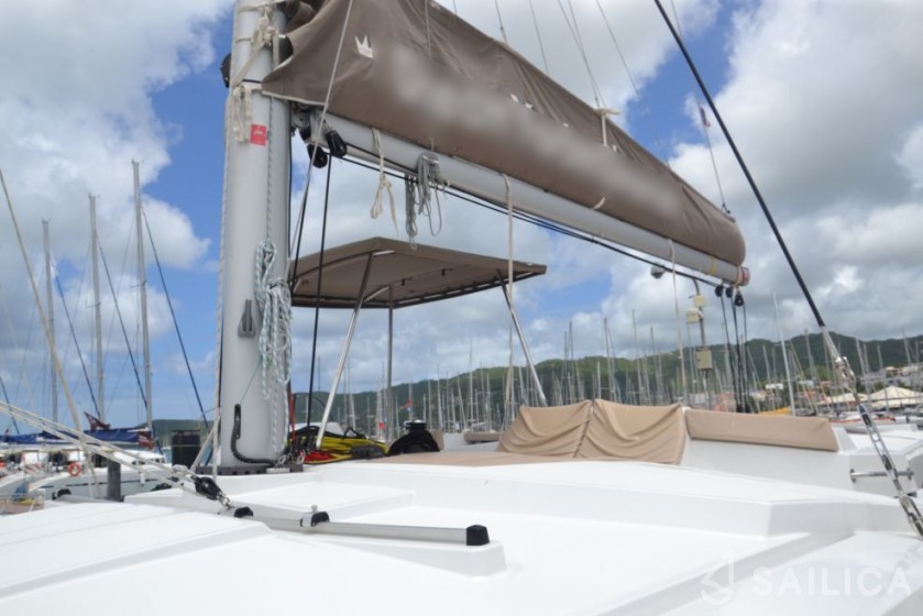 Bali 4.0 - 4 + 2 cab. - Yacht Charter Sailica