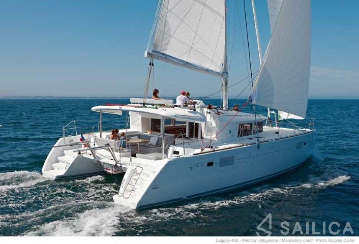 Lagoon 450 F - 4 + 2 cab. - Yacht Charter Sailica
