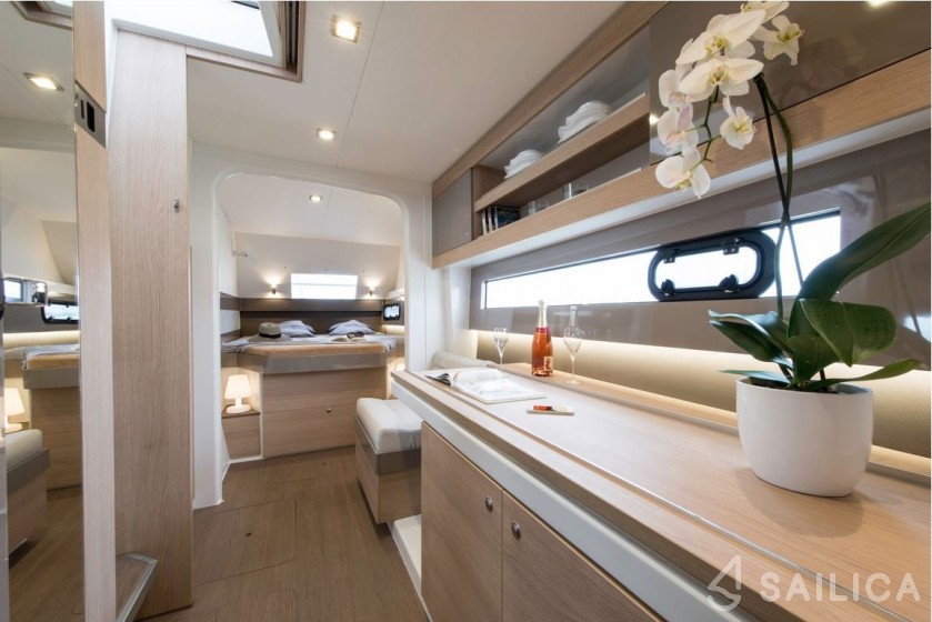 Bali 4.0 OW - Yacht Charter Sailica