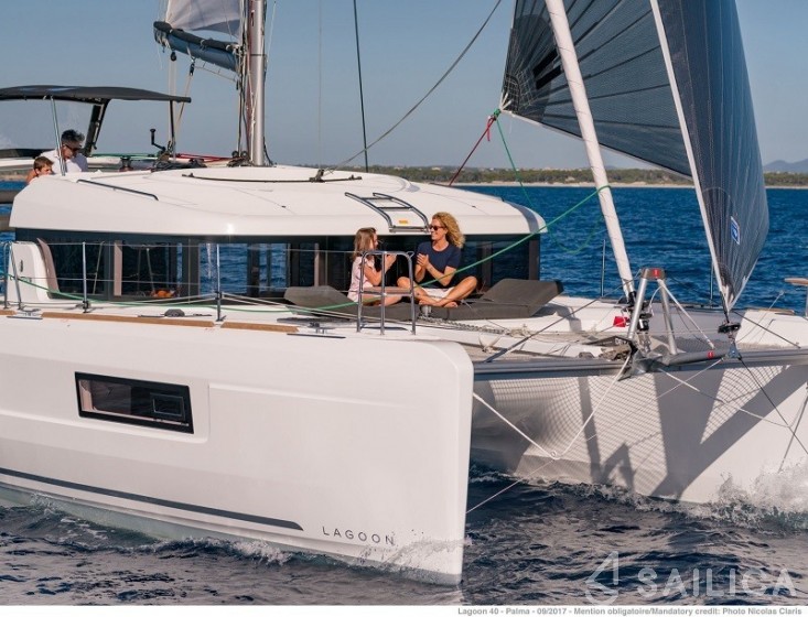 Lagoon 40 - 4 + 2 cab  - Yacht Charter Sailica